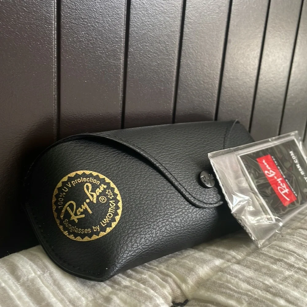 Ray-Ban case - Picture 2 of 3